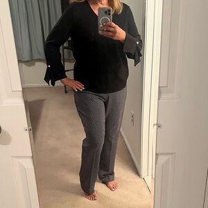 Chico’s black/white pant outfit. Size 2/2.5 R